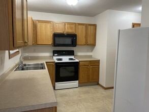 5454 Cider Mill Rd in Erie, PA - Building Photo - Building Photo
