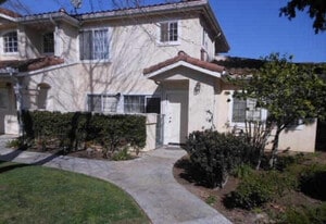2081 Blackberry Cir in Oxnard, CA - Building Photo