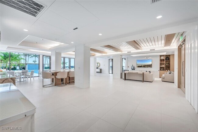 property at 4001 Gulf Shore Blvd N