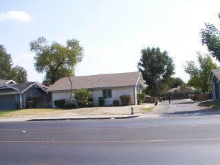 1013 Pacheco Rd in Bakersfield, CA - Building Photo