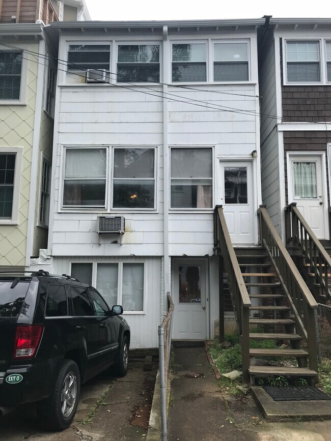 2405 Huidekoper Pl NW in Washington, DC - Building Photo - Building Photo