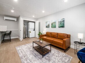 494 Forest St in Columbus, OH - Foto de edificio - Building Photo