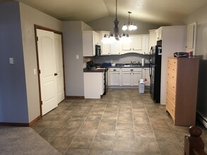 1053 W Florida Ave in Little Chute, WI - Building Photo - Building Photo