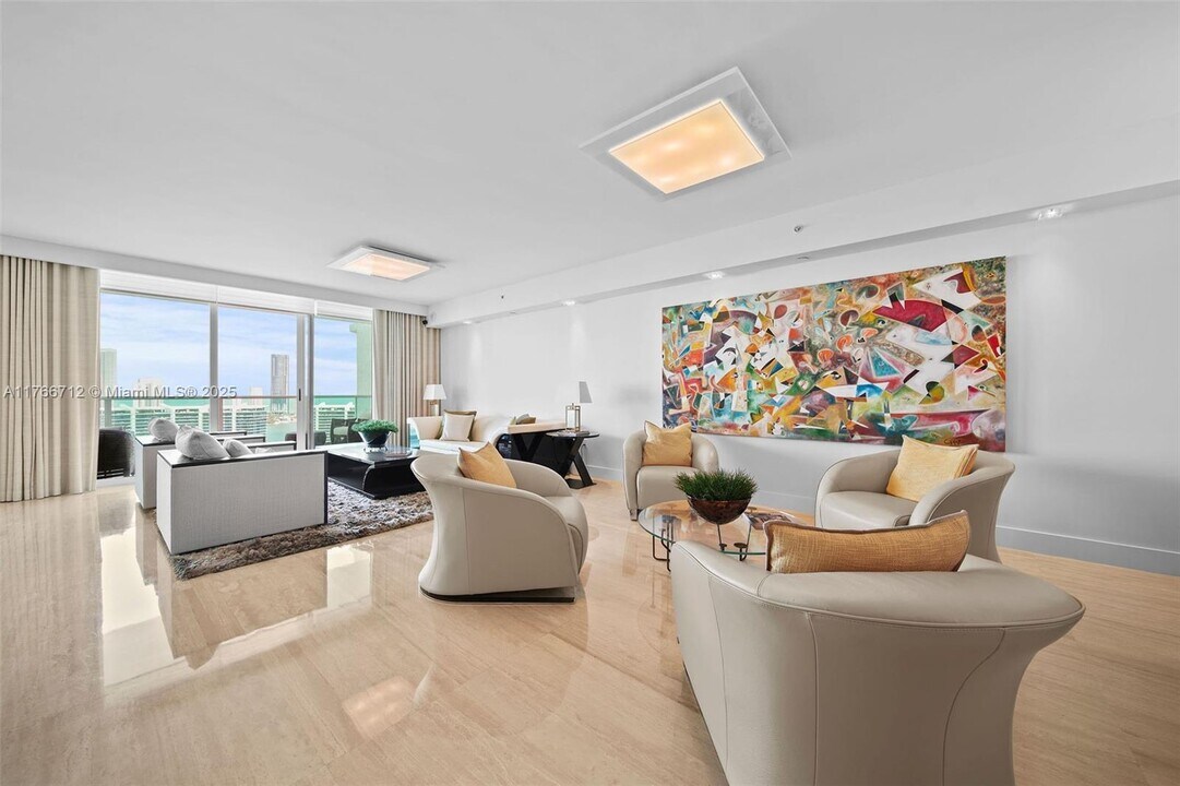 3301 NE 183rd St, Unit 2606 in Aventura, FL - Building Photo