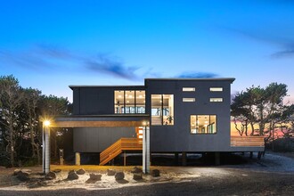 Beach N Views in Cloverdale, OR - Building Photo - Building Photo