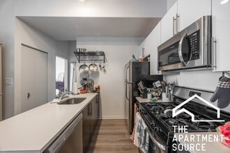 2020 S Throop St, Unit 2E in Chicago, IL - Building Photo - Building Photo