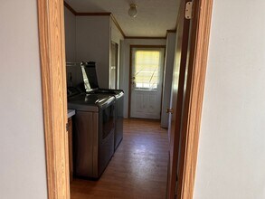 55120 Grade Ave in Bridgeport, OH - Foto de edificio - Building Photo