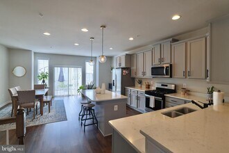 7517 Van Allen Ln in Lanham, MD - Building Photo - Building Photo