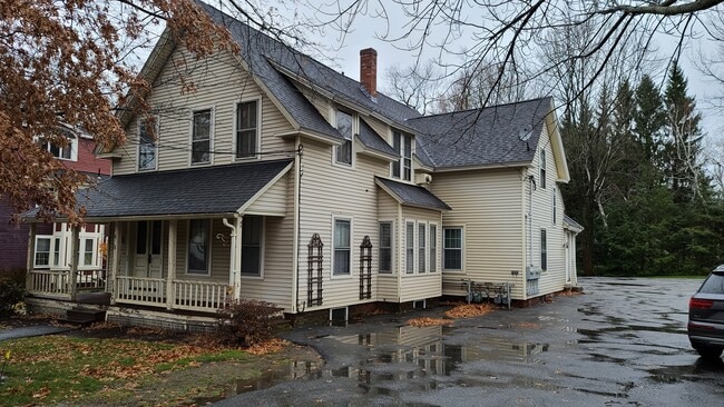 1252 Main St, Unit 4D