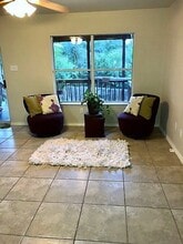 10617 Garbacz Dr in Austin, TX - Foto de edificio - Building Photo
