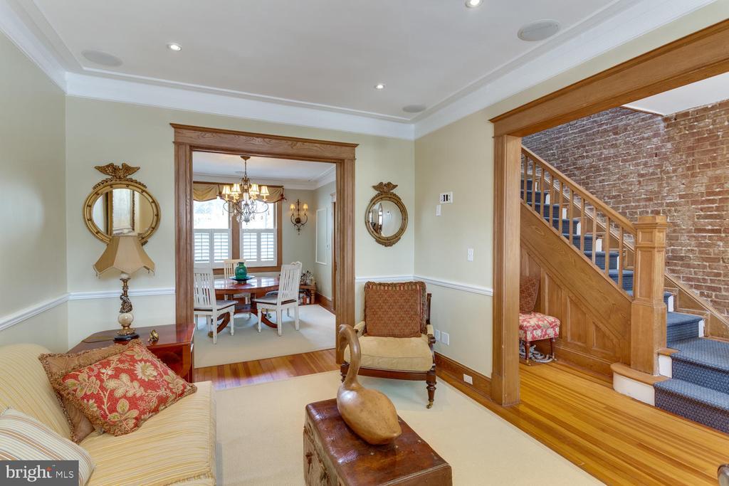 1654 33rd St NW in Washington, DC - Building Photo