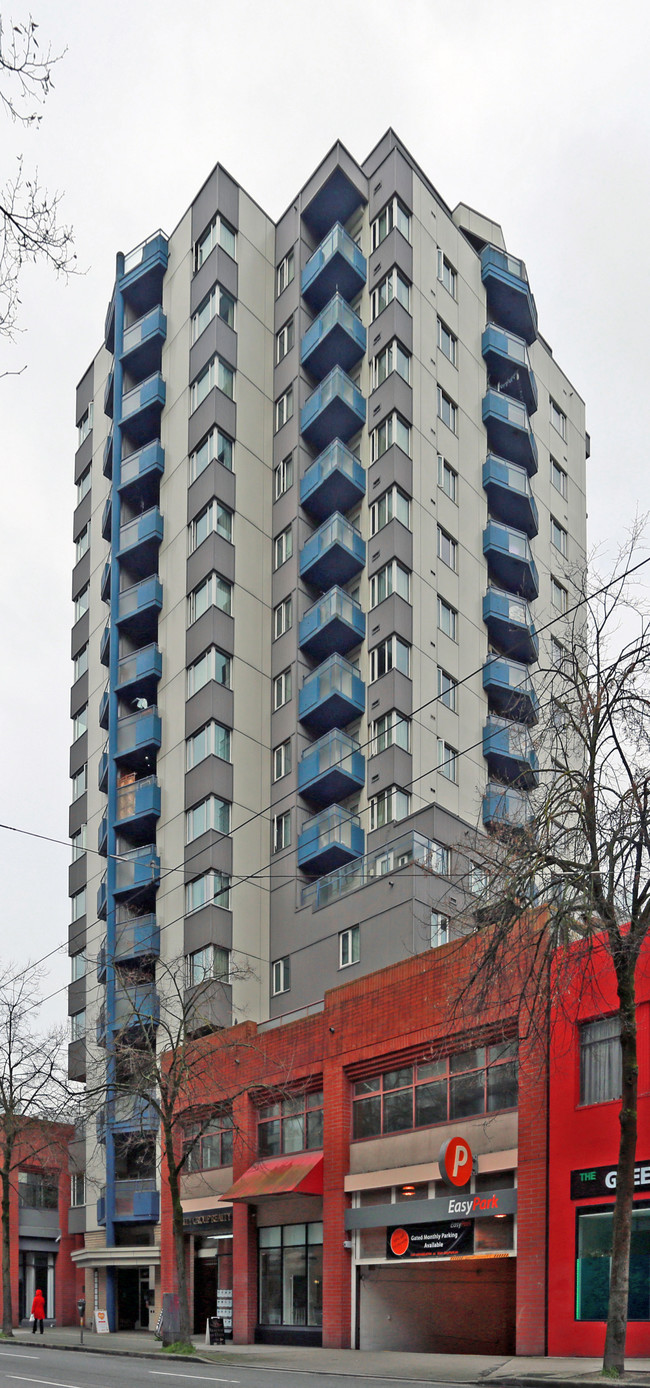 New Continental Apartments in Vancouver, BC - Building Photo - Building Photo