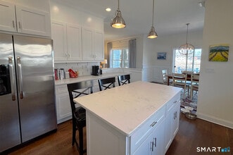 860 Oldfield Road in Fairfield, CT - Building Photo - Building Photo