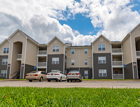 The Village on Sixth Avenue | Student Housing in Huntington, WV - Building Photo - Building Photo