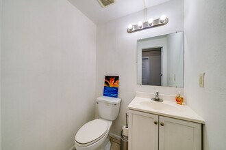 763 SW 5th St in Miami, FL - Foto de edificio - Interior Photo