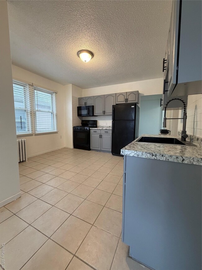 122-15 11th Ave in Queens, NY - Building Photo - Building Photo