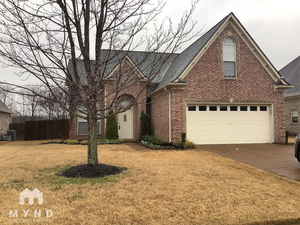 5188 Sawyer Hollow Dr in Arlington, TN - Foto de edificio