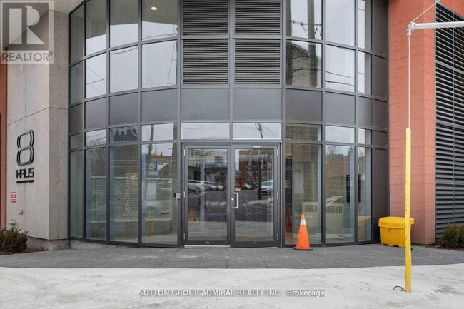 2433 Dufferin St in Toronto, ON - Building Photo - Building Photo