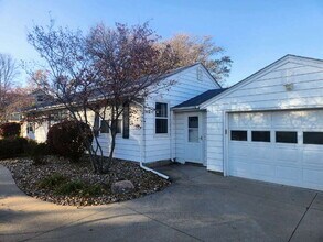 1276 NE 52nd Ave in Des Moines, IA - Building Photo - Building Photo