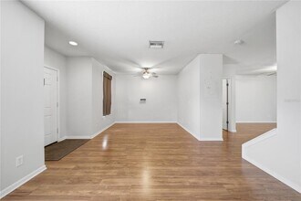 1139 Baronscourt Dr in Zephyrhills, FL - Building Photo - Building Photo