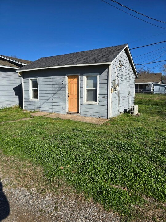 501 E Main St in Stroud, OK - Building Photo