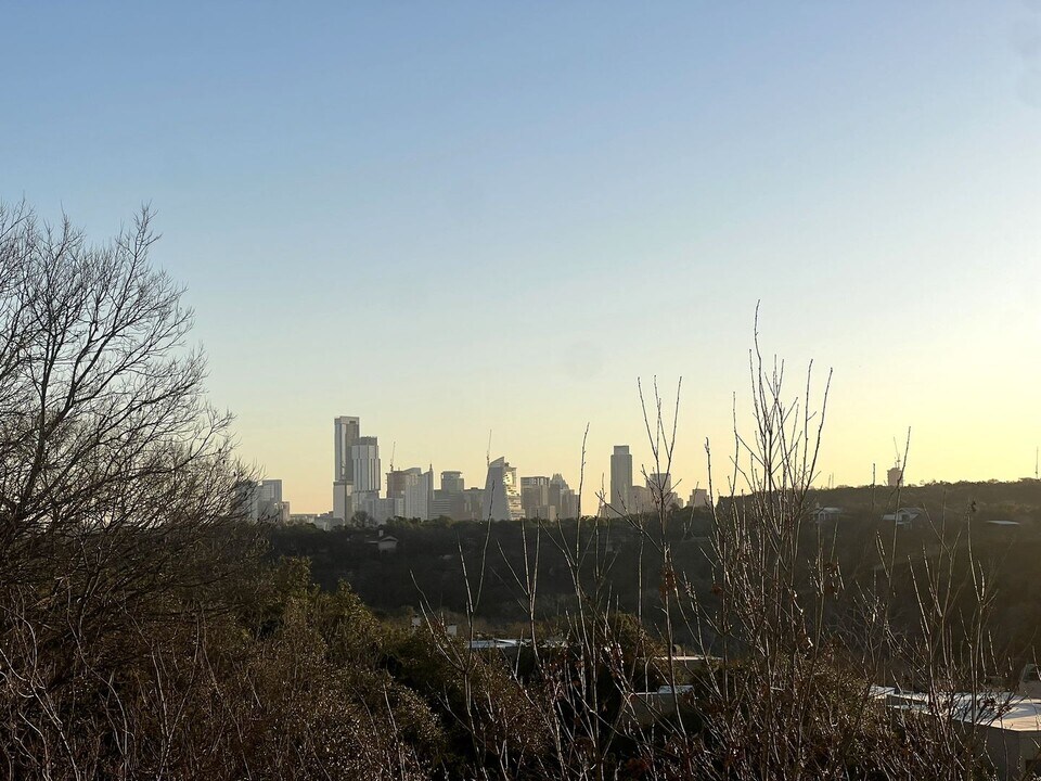 1741 Spyglass Dr in Austin, TX - Foto de edificio