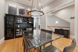 546 Columbus Ave, Unit 1 in Boston, MA - Foto de edificio - Building Photo