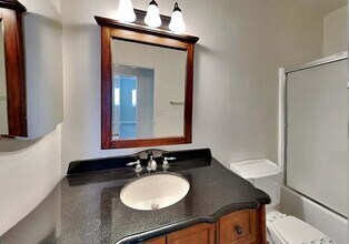 22841 White Pine Pl in Santa Clarita, CA - Building Photo - Building Photo