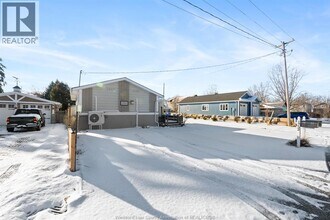 1752 Erie Ave in Amherstburg, ON - Building Photo - Building Photo