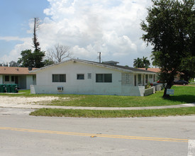 14410-14420 NE 5th Pl in Miami, FL - Foto de edificio - Building Photo