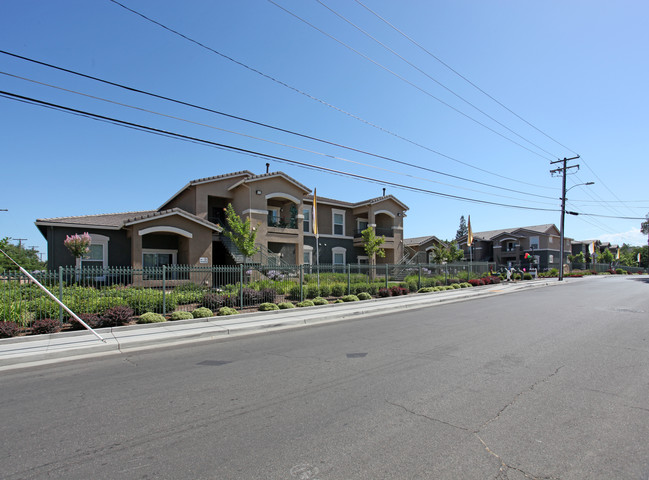 Varenna Senior Apartments (Senior Living) in Sacramento, CA - Building Photo - Building Photo