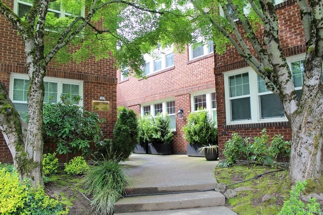 property at 701 NE 28th Ave