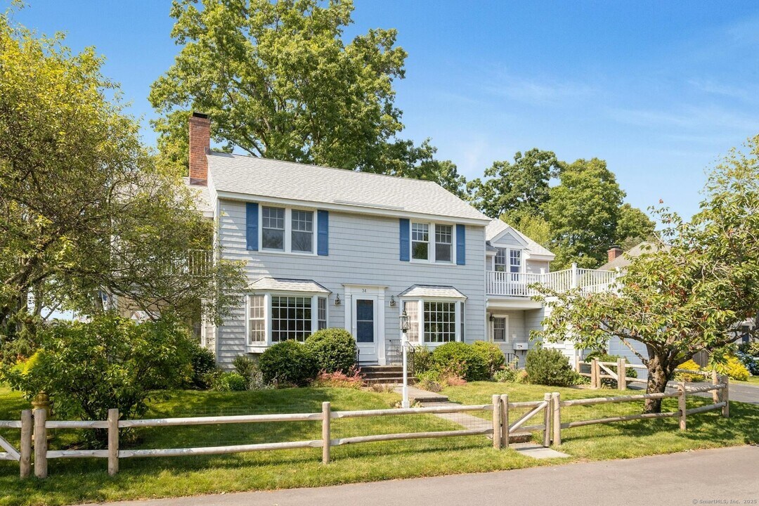 34 Rowayton Ave in Norwalk, CT - Building Photo