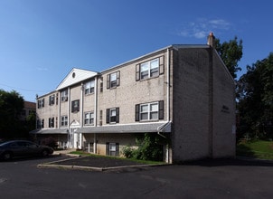 Hillside Apartments in Philadelphia, PA - Building Photo - Building Photo