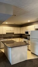 4204 Browns Ln, Unit 104 in Louisville, KY - Foto de edificio - Building Photo