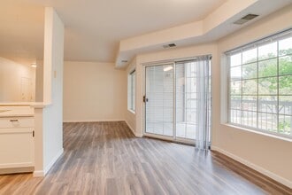 Park Ridge Apartments in Fargo, ND - Building Photo - Building Photo