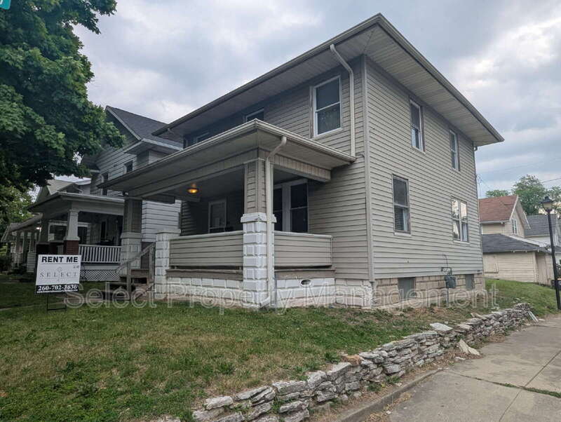 2129 Thompson Ave in Fort Wayne, IN - Foto de edificio