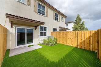 2747 SE 26th Rd in Homestead, FL - Building Photo - Building Photo