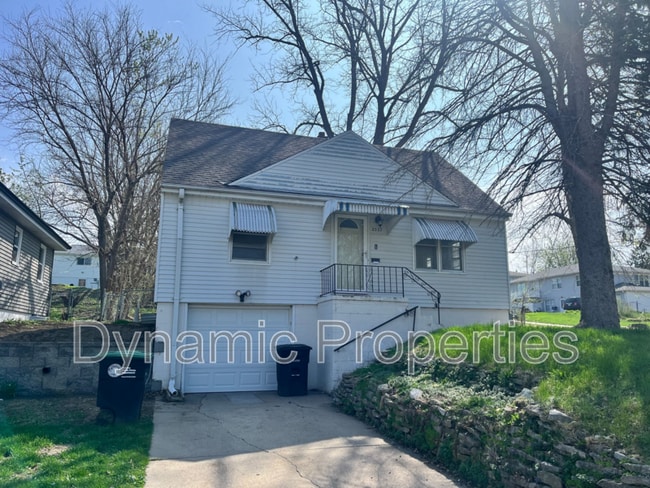 property at 2537 S 46th Ave