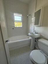 1845 N Gramercy Pl, Unit 312 in Los Angeles, CA - Foto de edificio - Building Photo