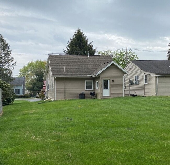 115 Brumbaugh Ave in Chambersburg, PA - Building Photo - Building Photo
