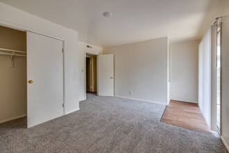 Bradford Townhomes in Tulsa, OK - Building Photo - Interior Photo