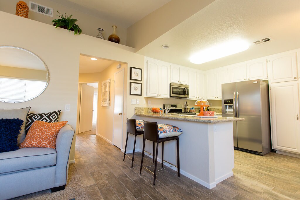 Royal Palms in Palm Desert, CA - Building Photo
