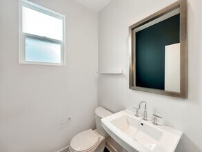 736 Shoreline Rd in Chula Vista, CA - Foto de edificio - Building Photo