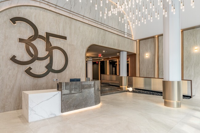 Westmark in Brooklyn, NY - Foto de edificio - Lobby