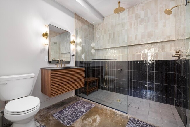 18 Bank St, Unit The Teller