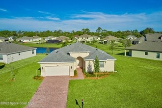 5940 Manzanita Way in Vero Beach, FL - Foto de edificio - Building Photo