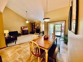 11408 Galleria Dr in Tampa, FL - Building Photo - Building Photo