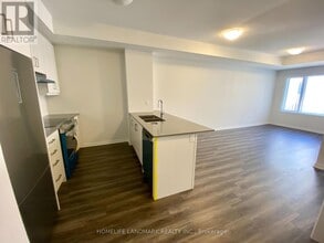 131 Honeycrisp Cres in Vaughan, ON - Building Photo - Building Photo