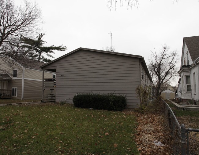 401 S 26th St in Lincoln, NE - Foto de edificio - Building Photo